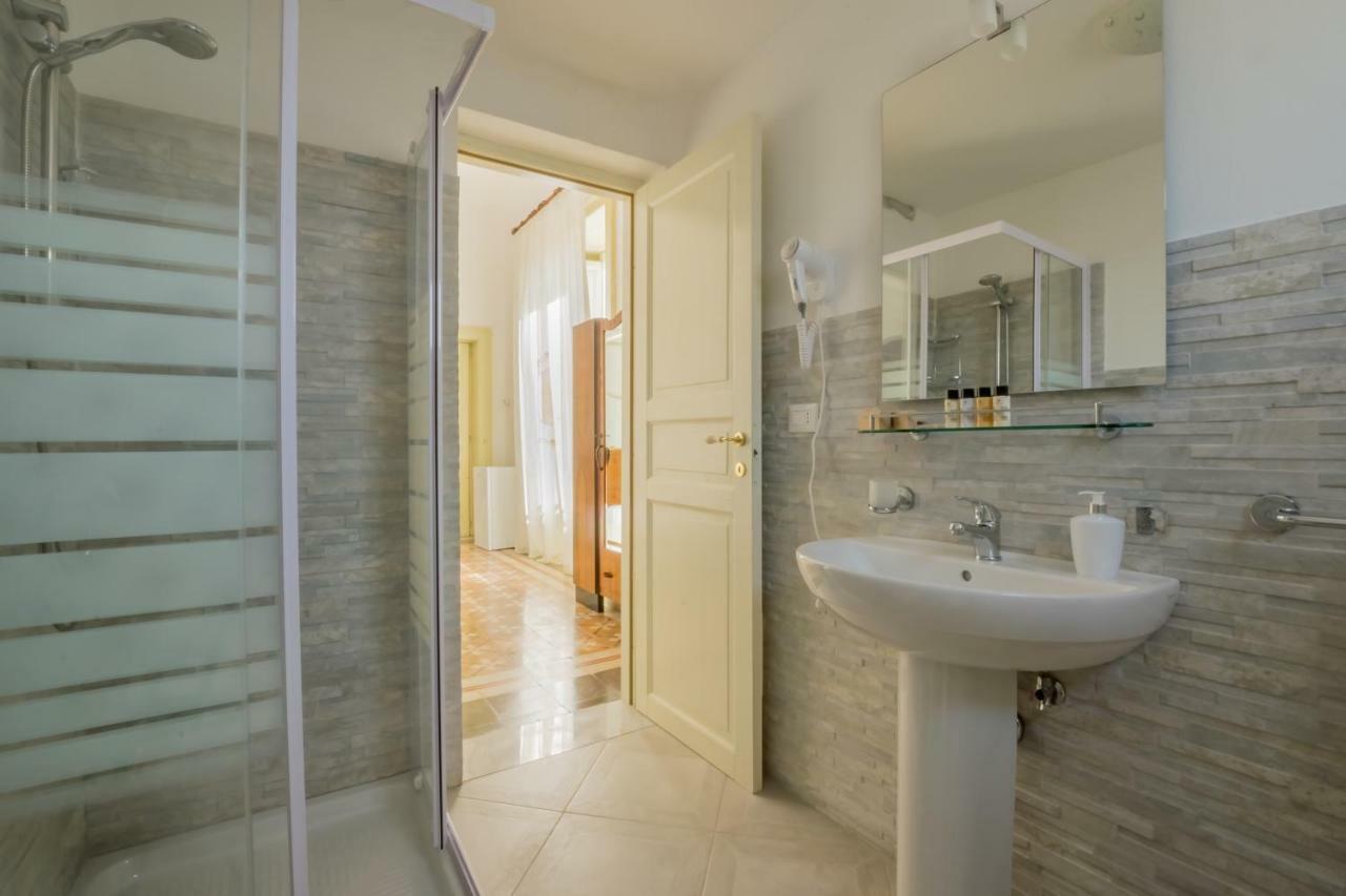 Palazzo Ashian Bed & Breakfast Acquarica del Capo Eksteriør bilde