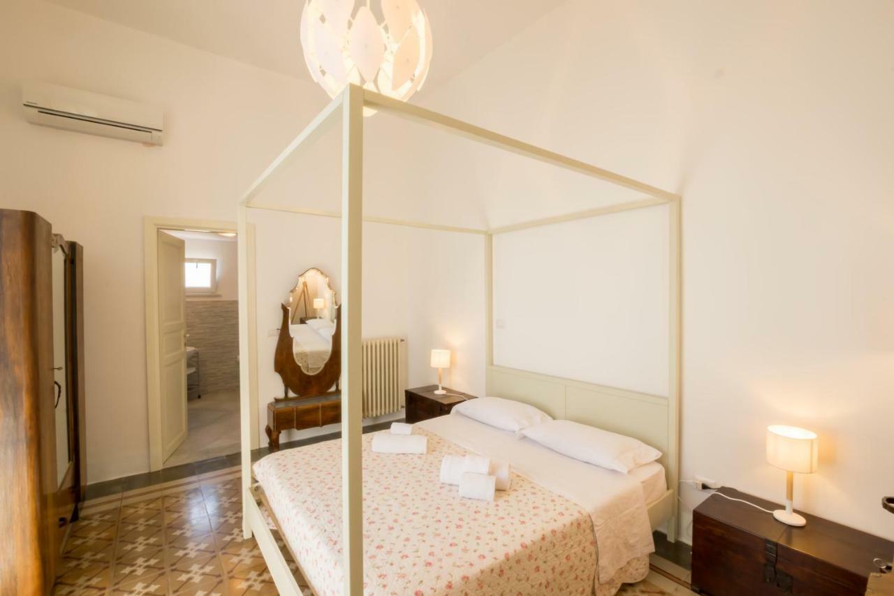 Palazzo Ashian Bed & Breakfast Acquarica del Capo Eksteriør bilde
