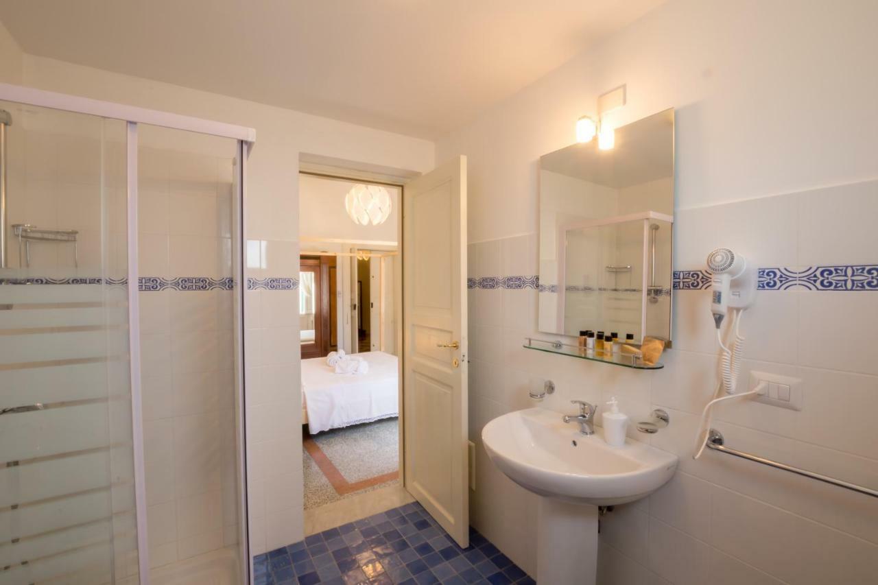 Palazzo Ashian Bed & Breakfast Acquarica del Capo Eksteriør bilde