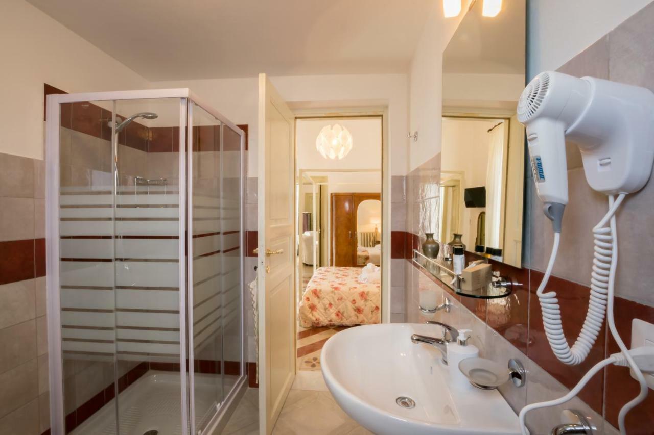 Palazzo Ashian Bed & Breakfast Acquarica del Capo Eksteriør bilde