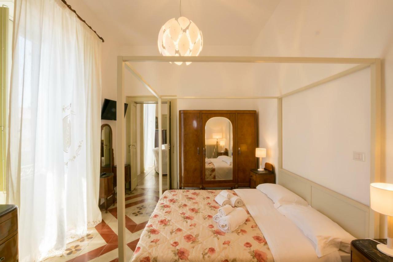 Palazzo Ashian Bed & Breakfast Acquarica del Capo Eksteriør bilde