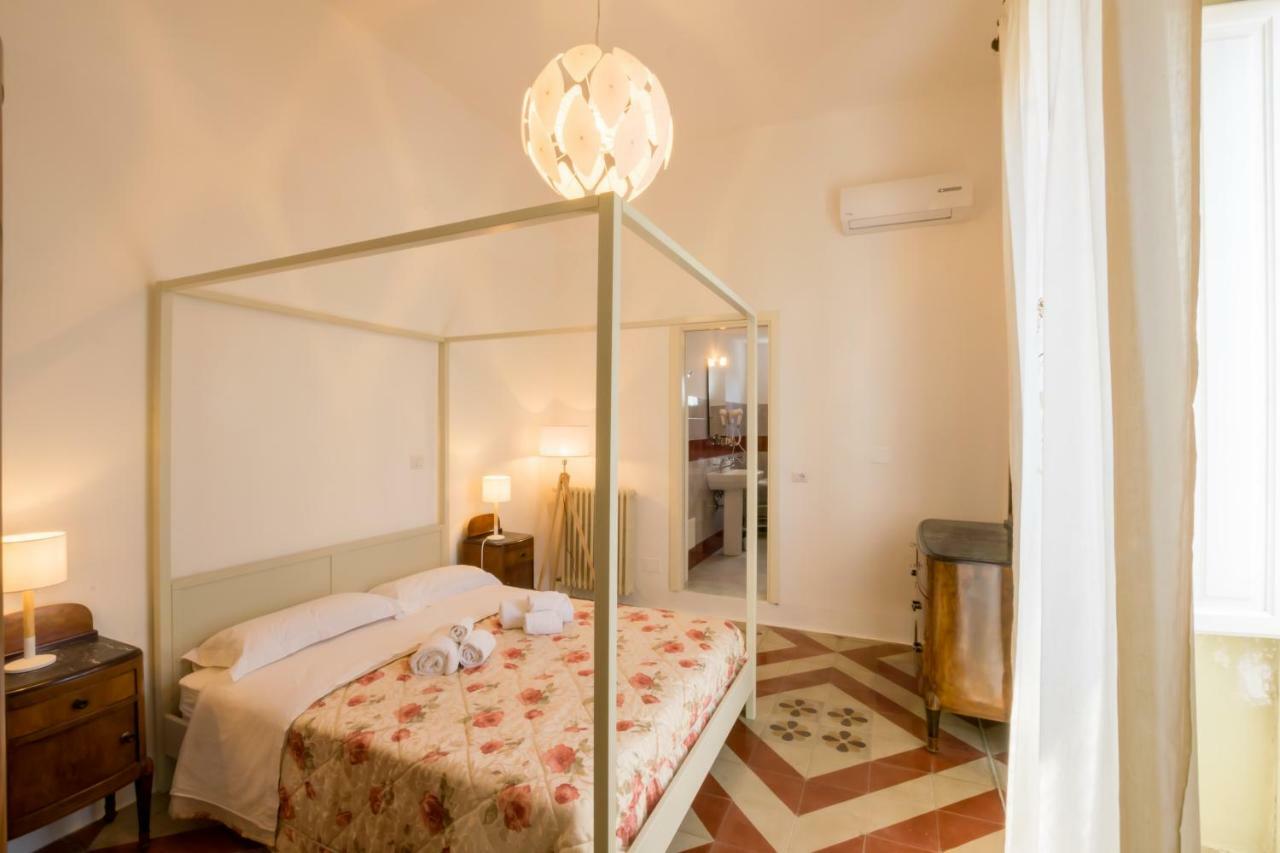 Palazzo Ashian Bed & Breakfast Acquarica del Capo Eksteriør bilde