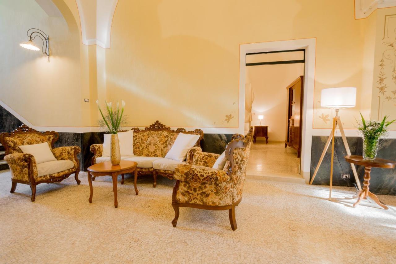 Palazzo Ashian Bed & Breakfast Acquarica del Capo Eksteriør bilde