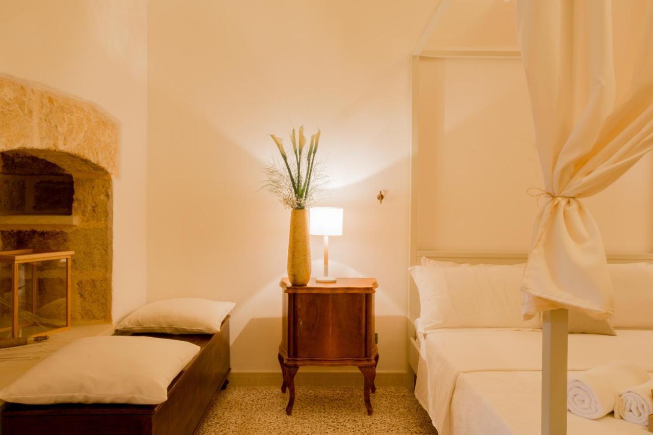 Palazzo Ashian Bed & Breakfast Acquarica del Capo Eksteriør bilde