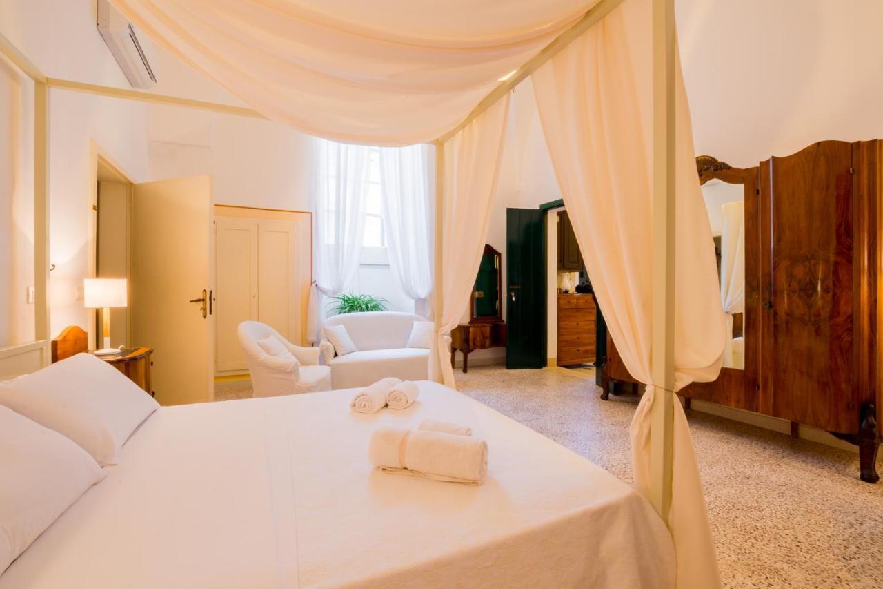 Palazzo Ashian Bed & Breakfast Acquarica del Capo Eksteriør bilde