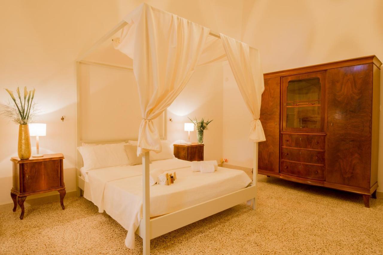Palazzo Ashian Bed & Breakfast Acquarica del Capo Eksteriør bilde