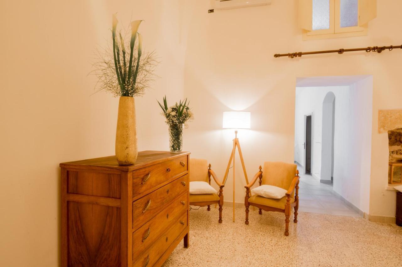 Palazzo Ashian Bed & Breakfast Acquarica del Capo Eksteriør bilde
