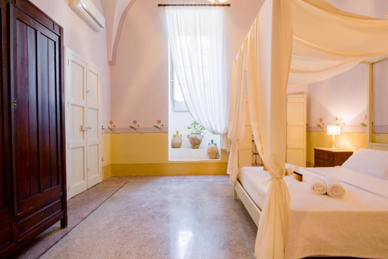 Palazzo Ashian Bed & Breakfast Acquarica del Capo Eksteriør bilde